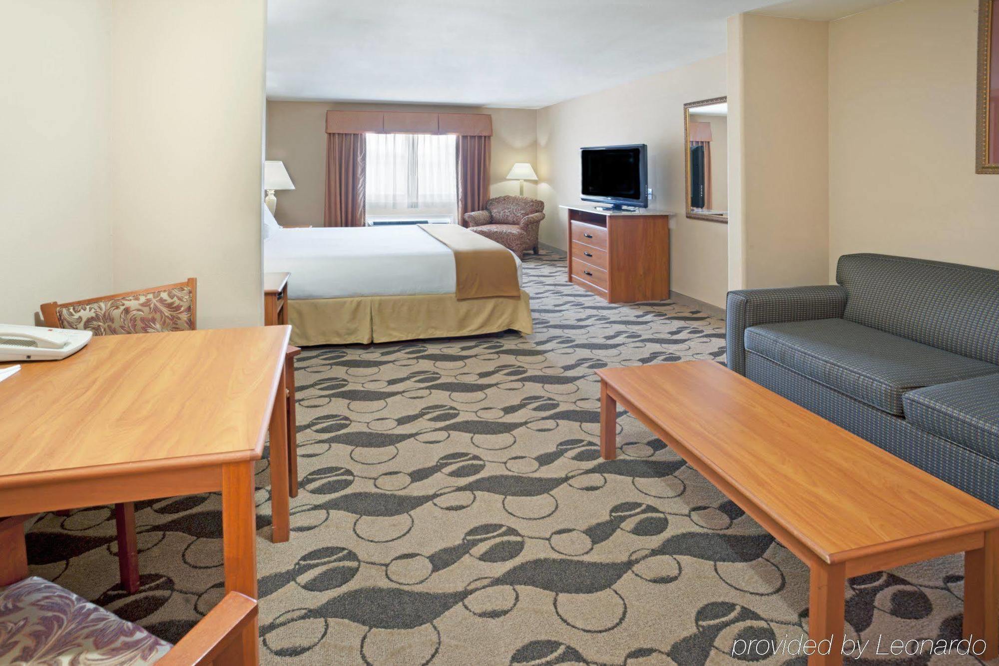 Holiday Inn Express Hotel&Suites Elgin Habitación foto